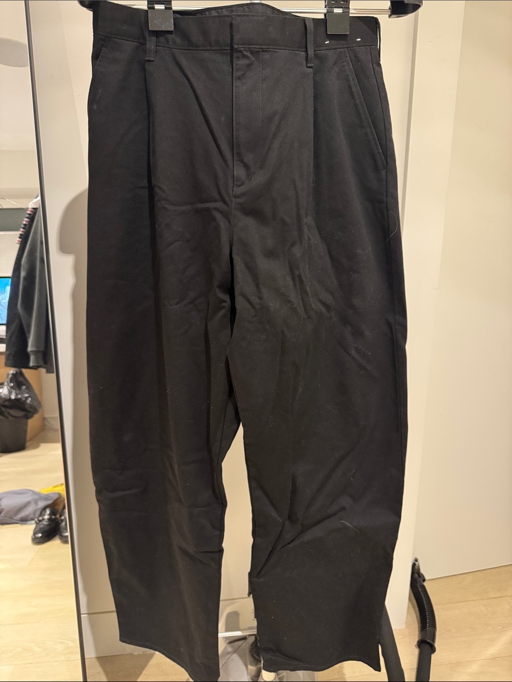 Uniqlo Black Men's Wide Leg Barreled Pant